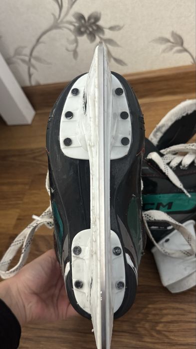 Продам коньки на 6-7 лет