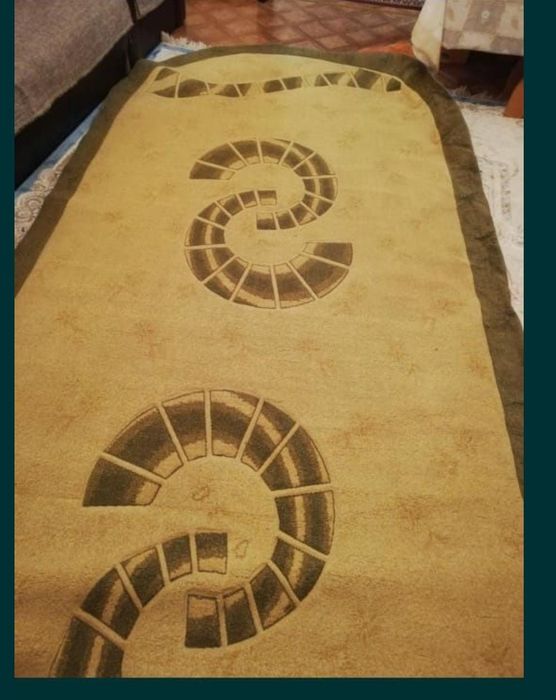 Продам ковёр напольный