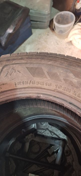 Anvelope 215 65 16
