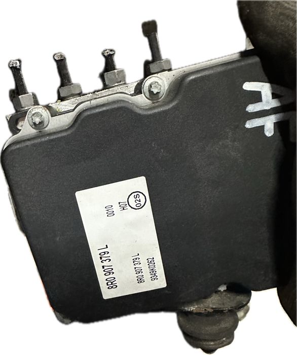 ABS модул за Абс управление Audi Q5 8R0614517AF 8R0907379L