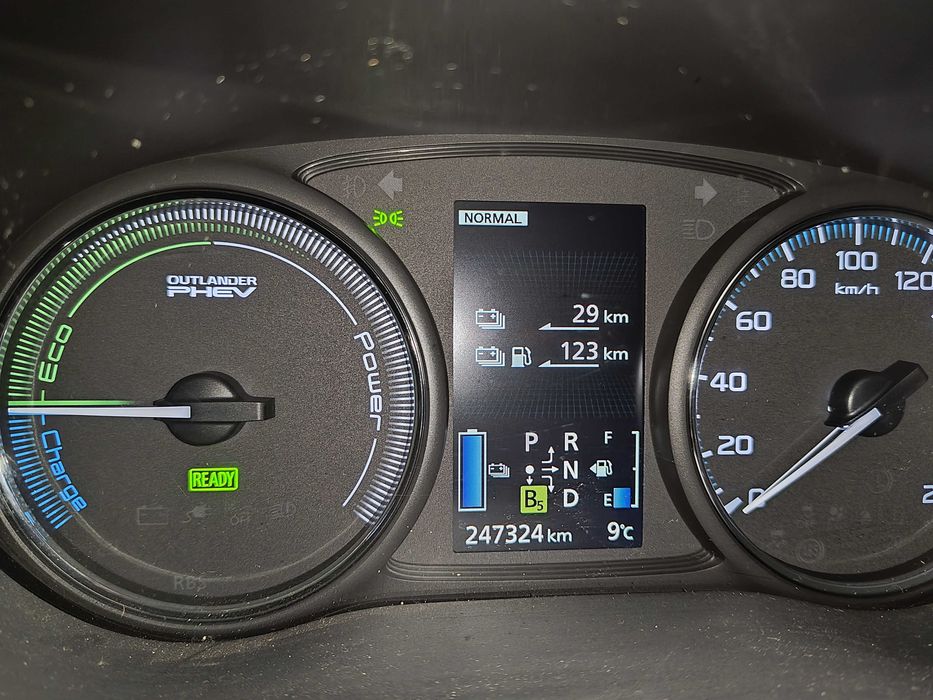 Mitsubishi Outlander 2015 *2.0 PHEV Executive Edition X-Line