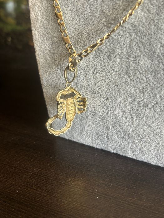 Златни синджири 14к /585 скорпион и бобови зърна