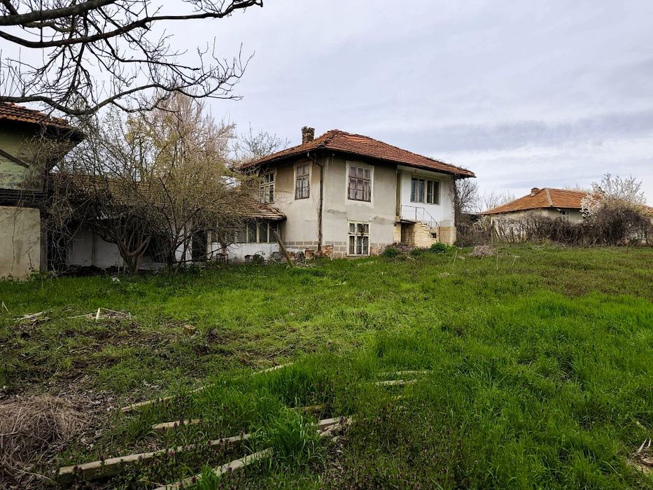 Продава се Къща в с. Осенец, Област Разград - 130 кв.м за 98 €/кв.м - Снимка #1