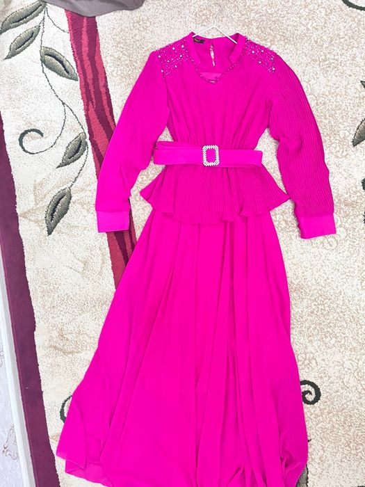 Платье на пракат