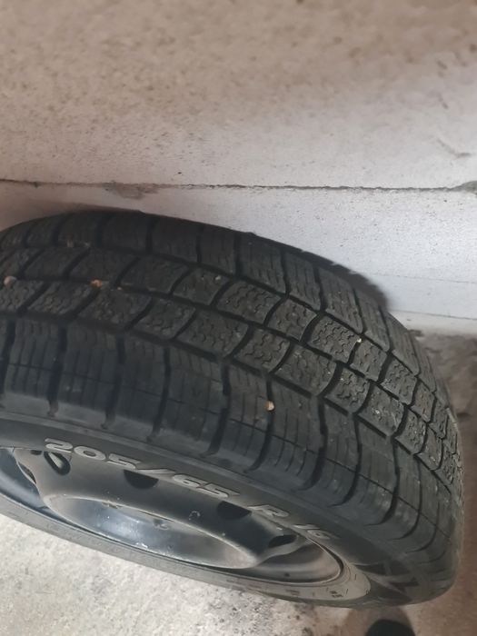 2 anvelope iarna +jante 205/ 65 R16C