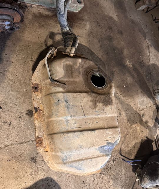 Rezervor combustibil Nissan Terrano R20