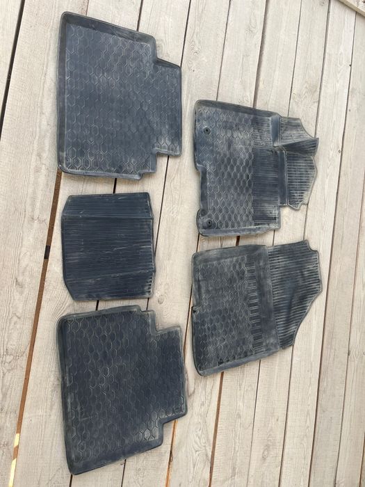 Полики для авто. Универсальные