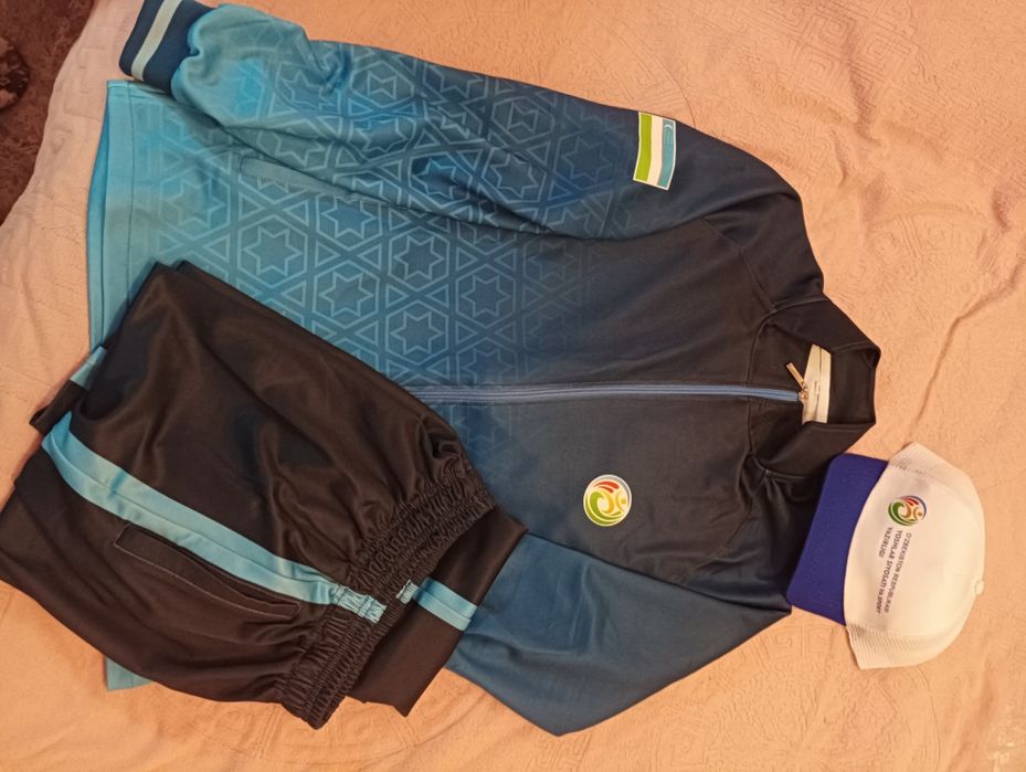 Спортивный костюм