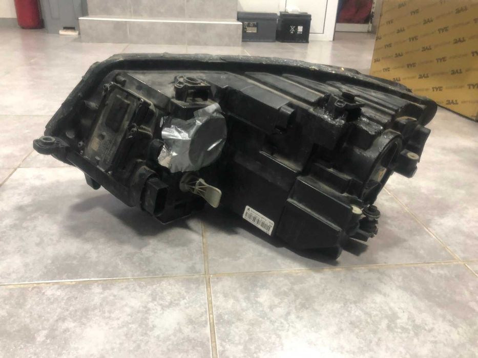 Оригиналени ксенонови фарове за Фолксваген Туран2013 комплект с модули