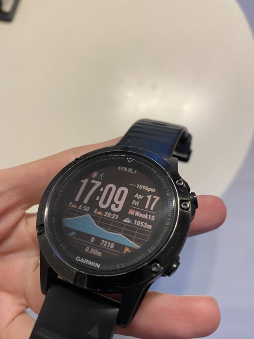 Продам Garmin Fenix 5