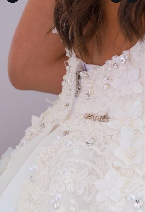 Дизайнерска булчинска рокля на модна къща Emily Exclusive