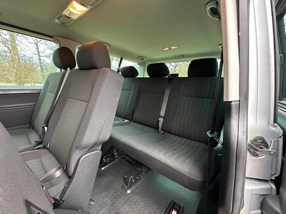 Inchiriere Microbuz 8+1 Persoane VW Caravelle - Regim Rent A Car-Sibiu