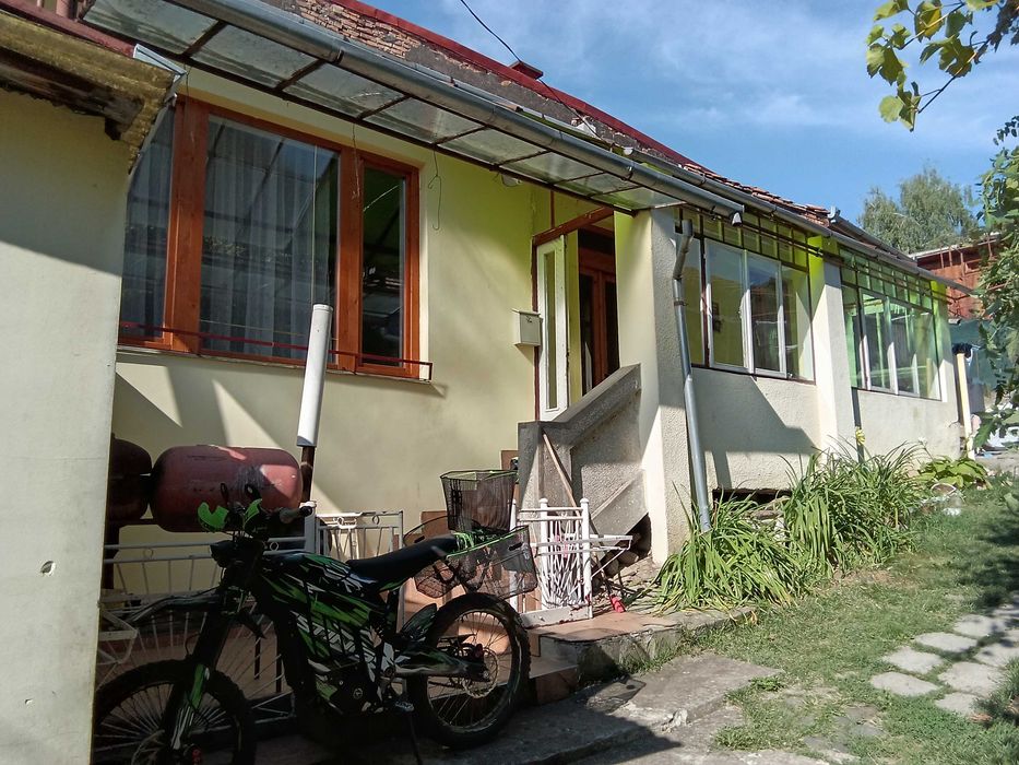 Vand sau schimb casa  Reghin zona centrala