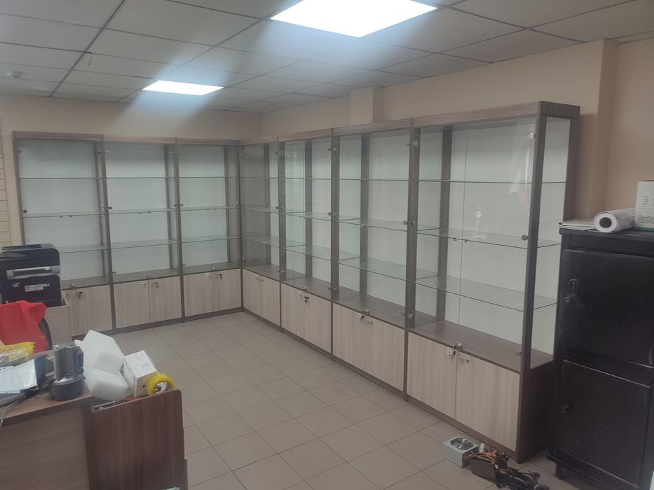витрины в отличном состоянии