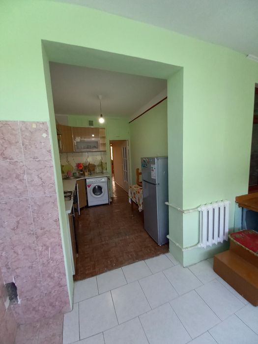 Обмен 9 мкрда 3 хона уйни. Келишган холда  4 хонага