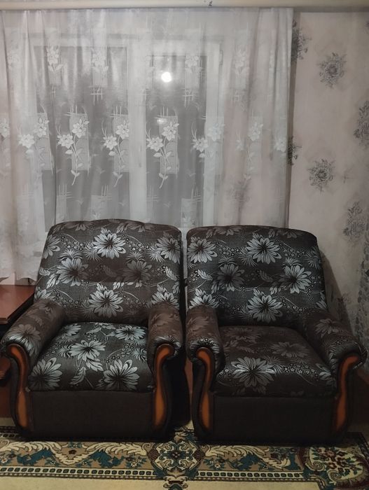 Диван и два кресла