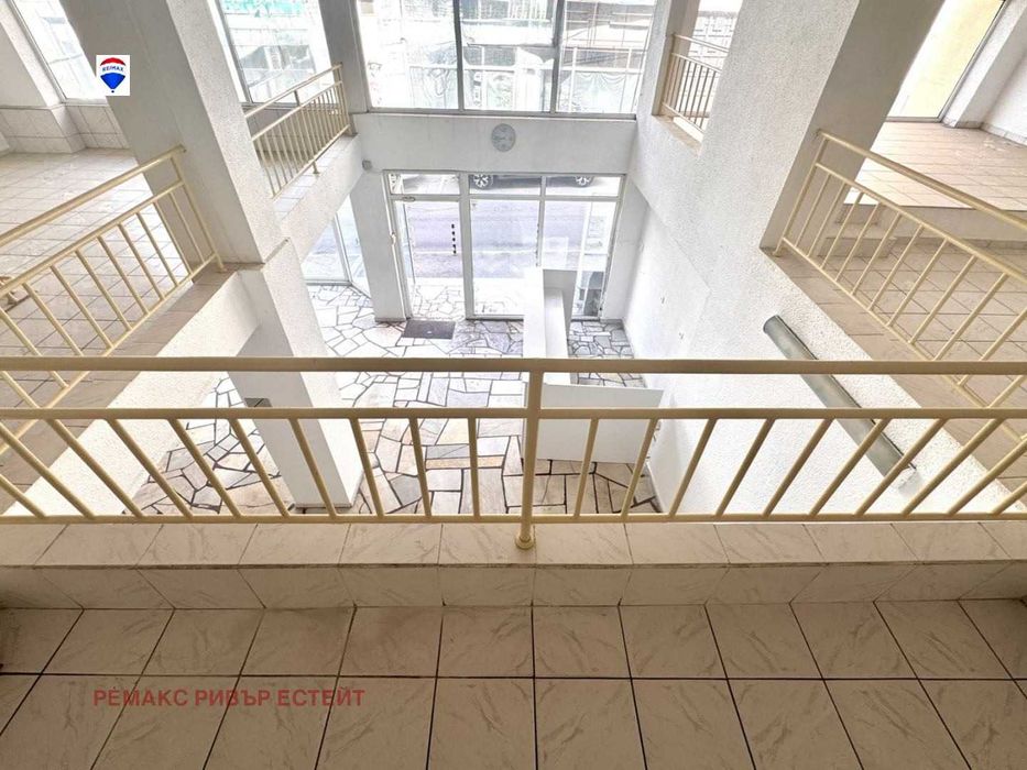 Дава се под наем Магазин в Русе, Център - 330 кв.м за 1275 € - Снимка #6