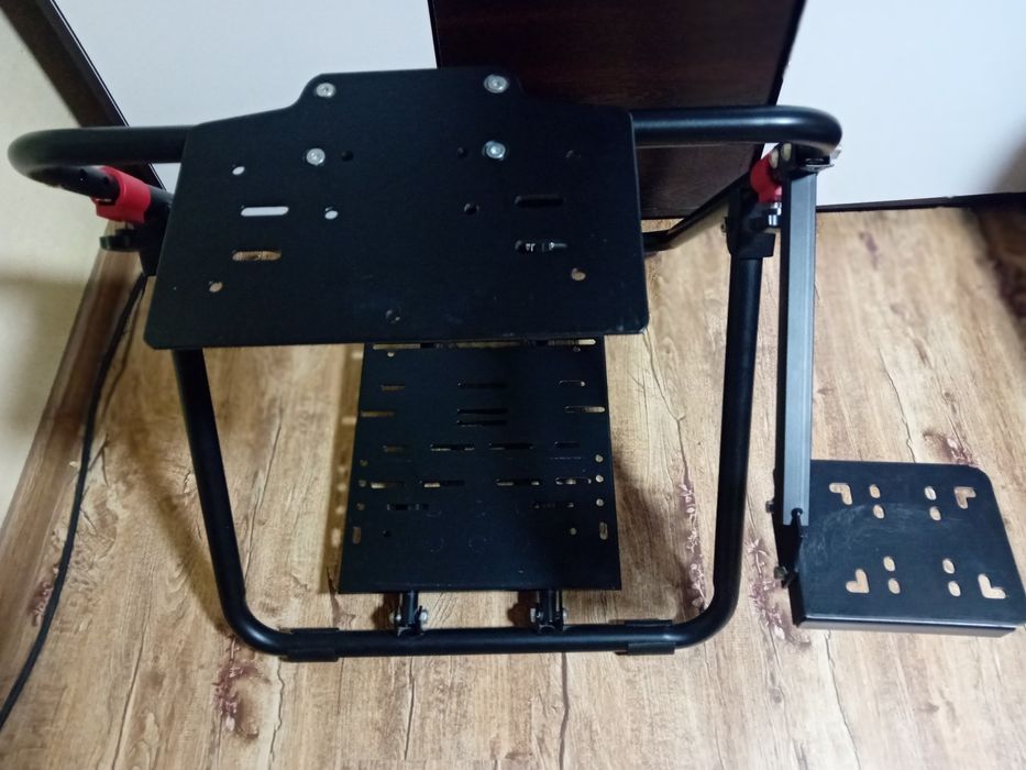 Vând volan Logitech g923 cu cadru [schimb cu cross/atv]