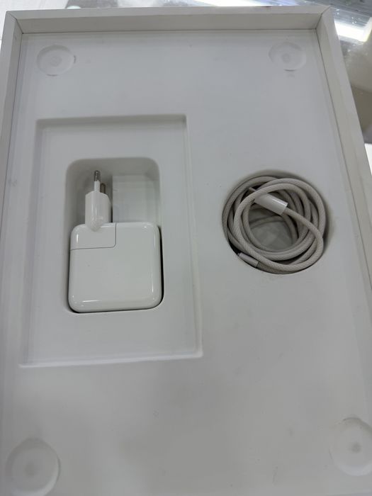 MacBook Air 13 M2 16/256/100% 8цикла