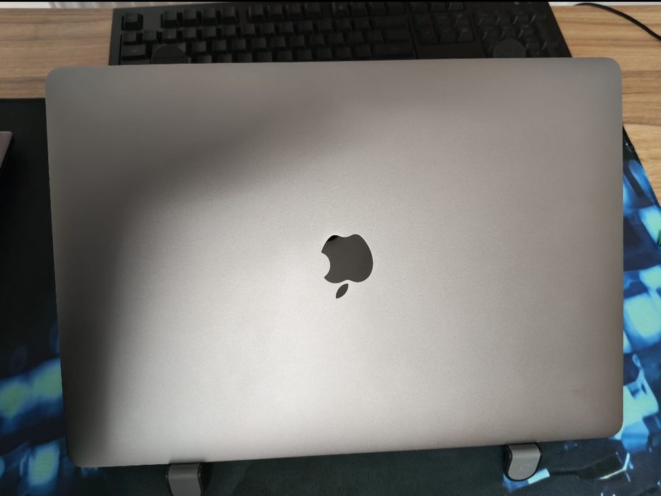 Vând MacBook Pro 2019