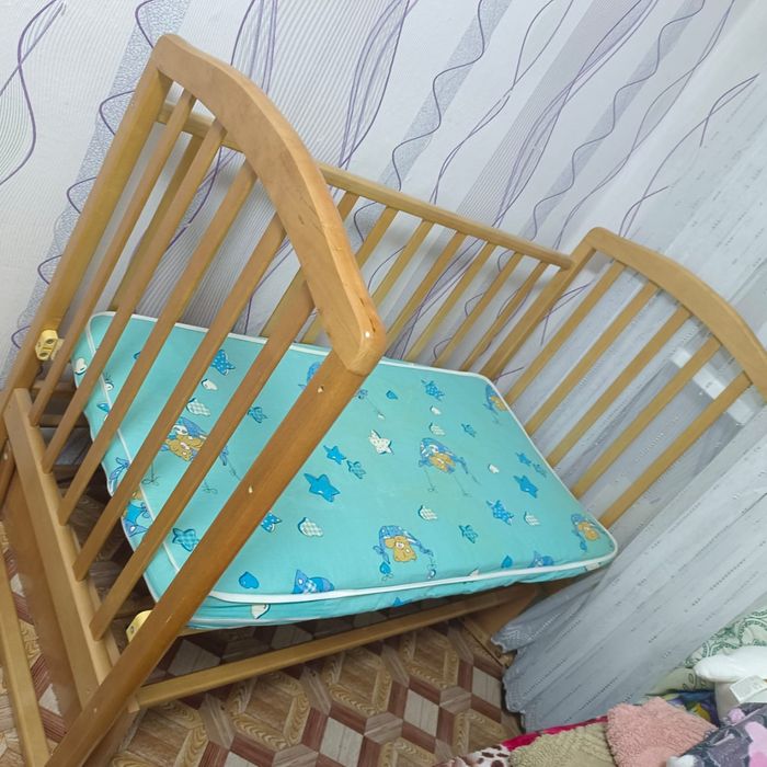 Детская кроватка.