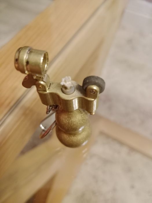 Бензиновые зажигалки.