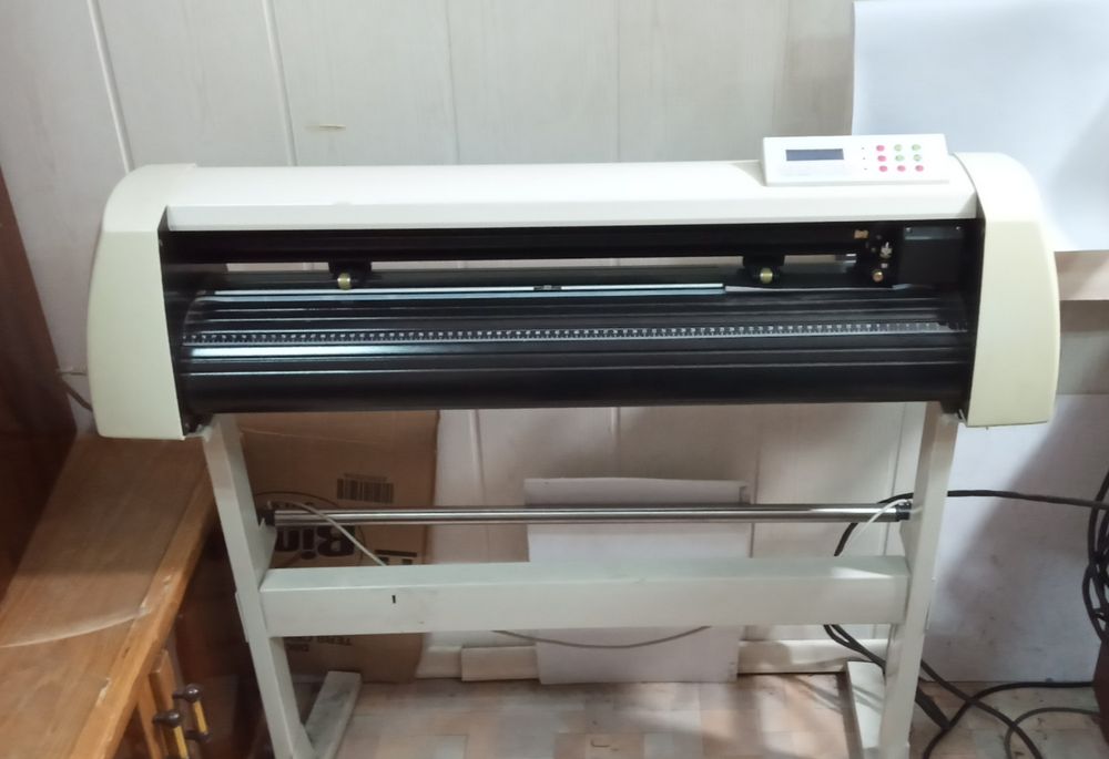 Продам режущий плоттер