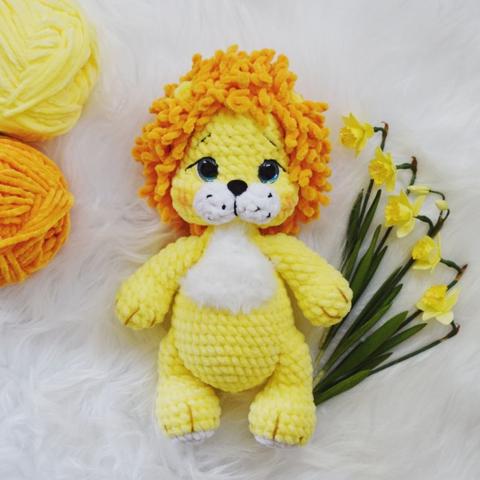 Вязаный плюшевый Львёночек