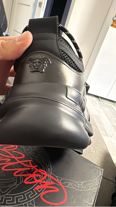 Versace chain reaction