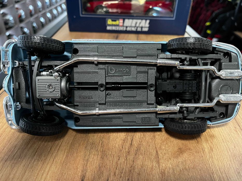 BBURAGO колекционерски модел Lancia Aurelia B24 Spider Mile Miglia   1:18 мащаб