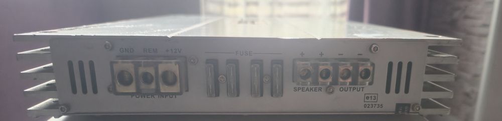 Бас каса и усилвател моно блок