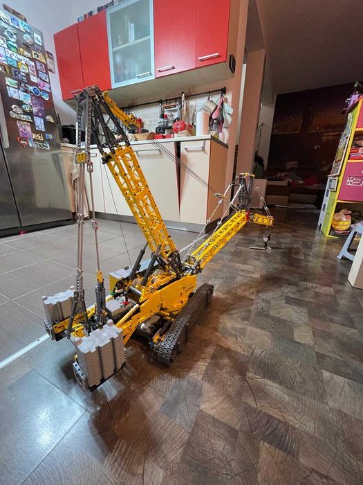 Lego Technic 42146 Liebherr Crawler Crane LR13000