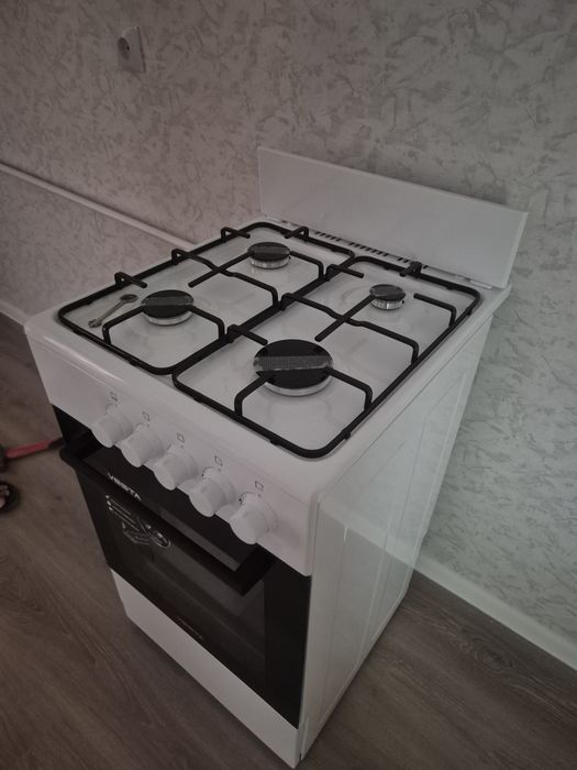 Продам газовую плиту
