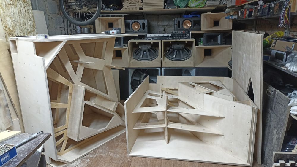 Сабвуферы, акустические системы, рупора