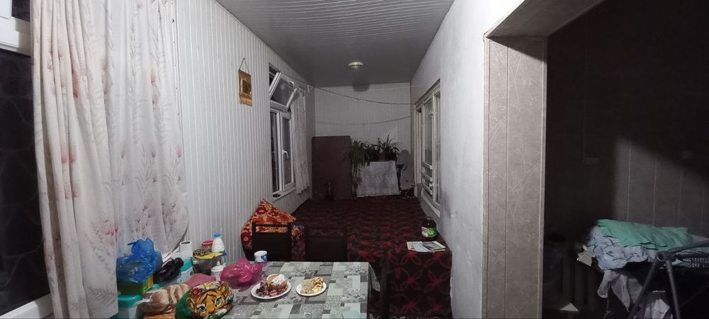 Продаётся 4 комнатная кваритра в центре города