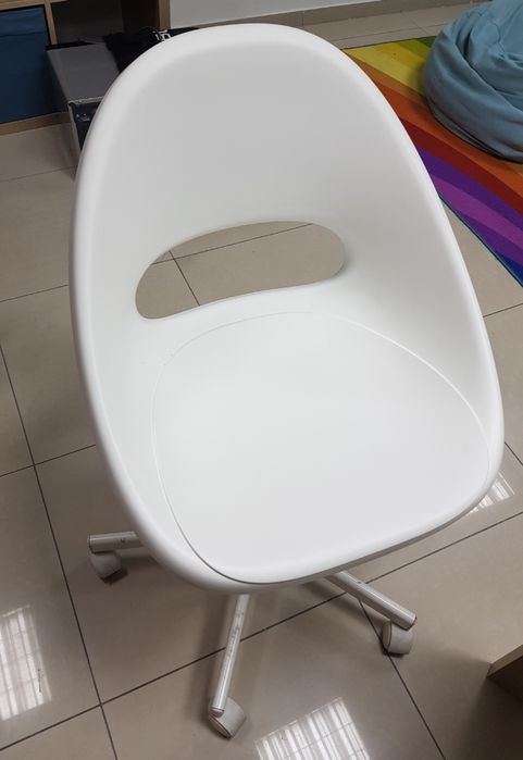 Детско бюро или въртящ се стол