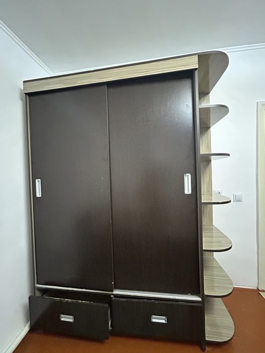 Продам спальный гарнитур
