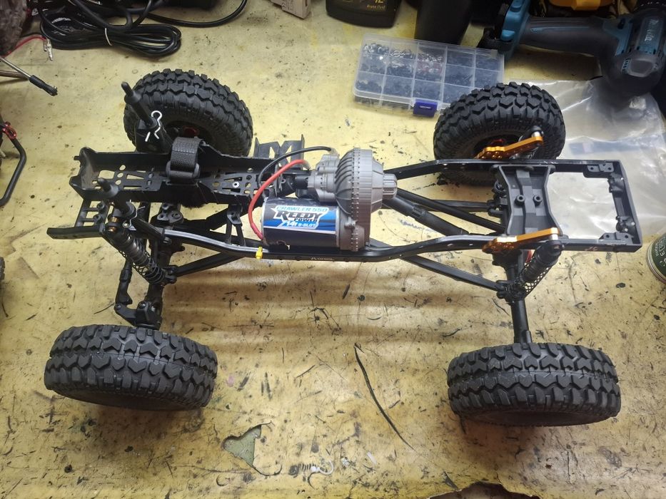Axial scx 10-2 rc crawler