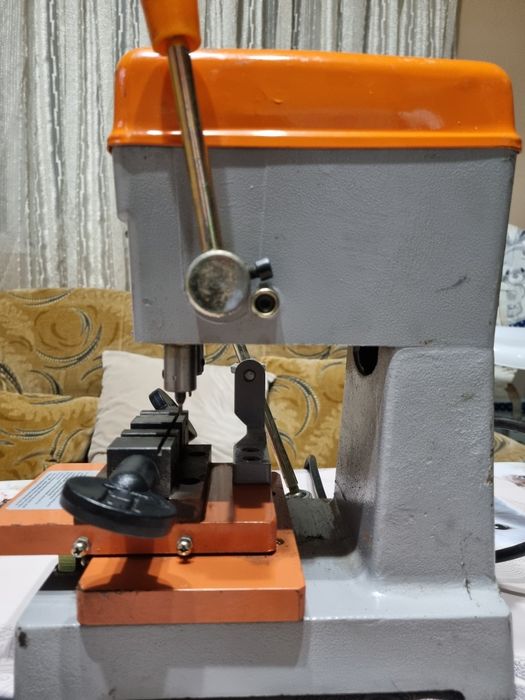 Машина за рязане на ключове