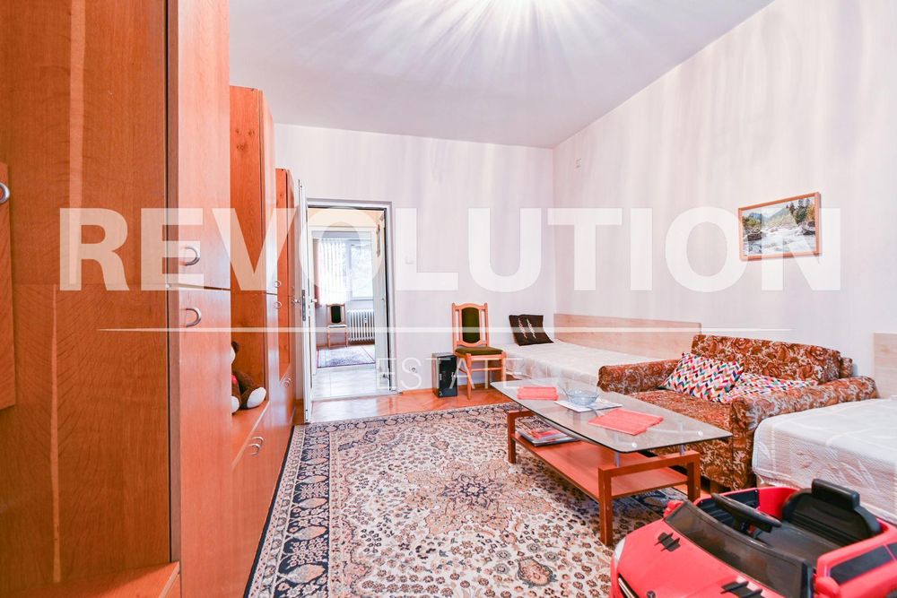 Двустаен апартамент в ж.к. Хаджи Димитър