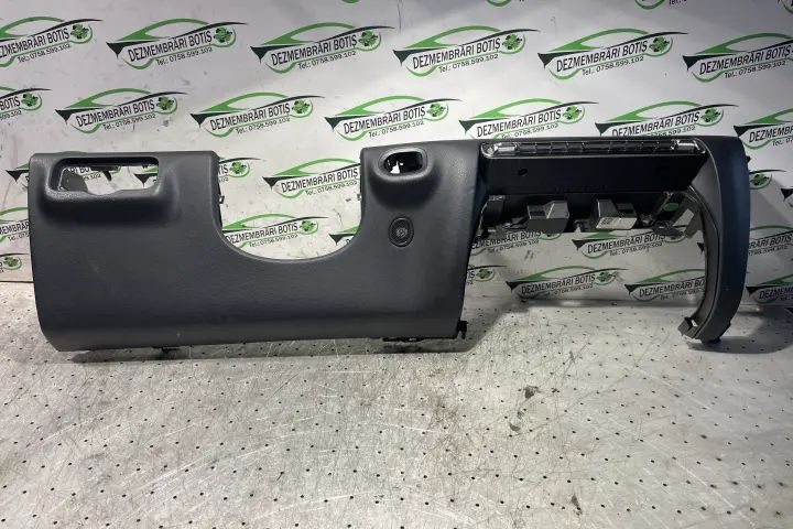 Plansa bord inferioara Mercedes-Benz GLE 2020