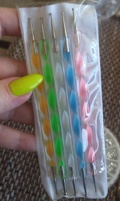 Аксесоари за маникюр