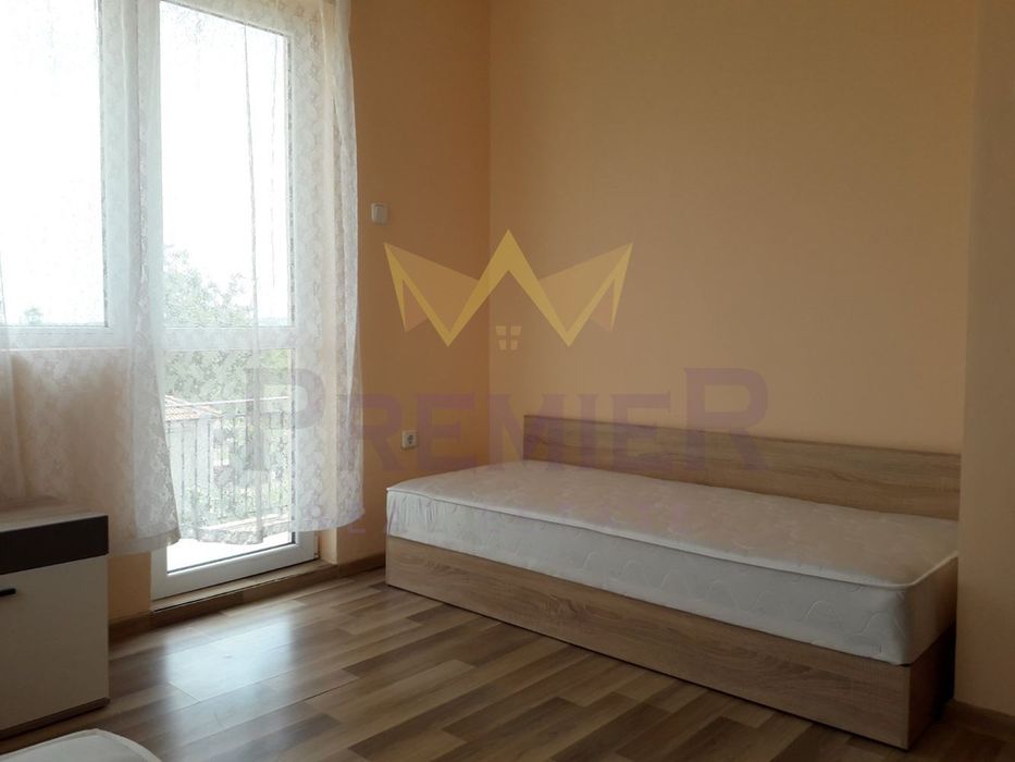 Етаж от къща, с. Звездица