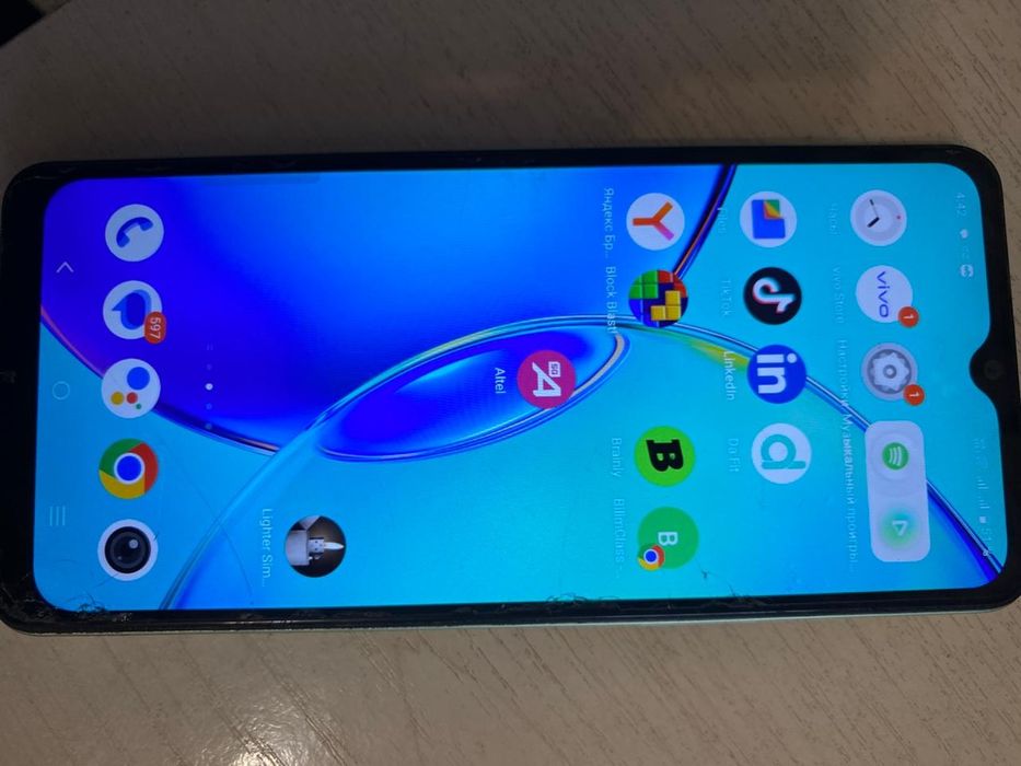 Телефон Vivo Y27s