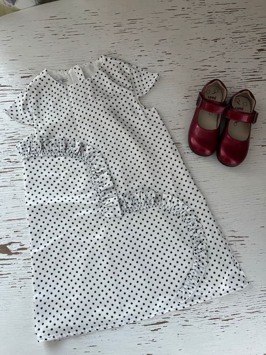 Нарядные платья  на девочку 4/5л