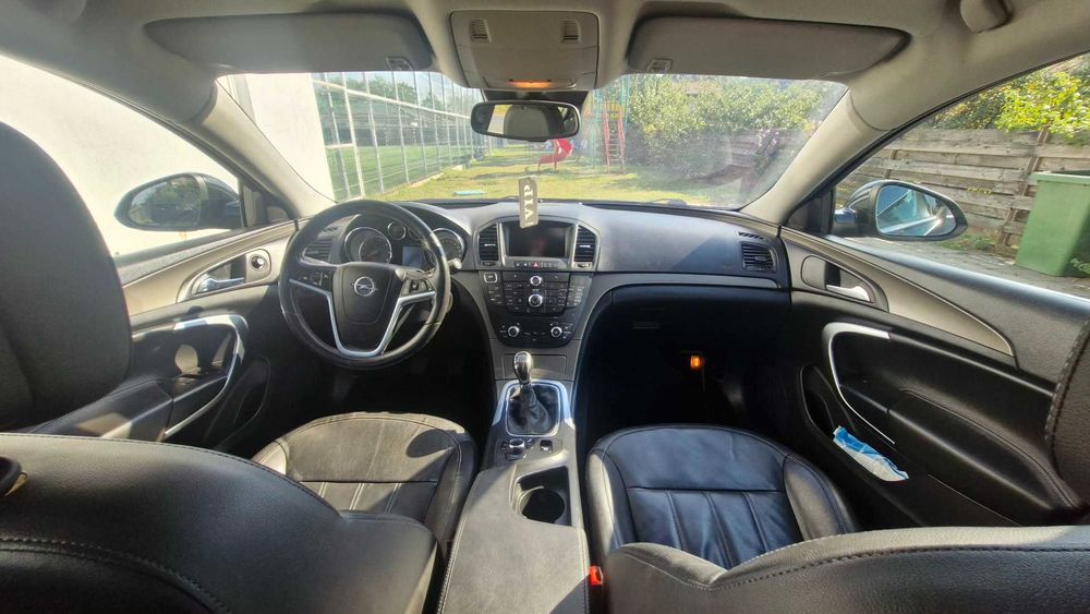 Opel Insignia Hatchback / 5 uși - 2.0 CDTI EcoTEC (130 CP) - Faruri Bi-Xenon Adaptive AFL+ (TVA Deductibil)