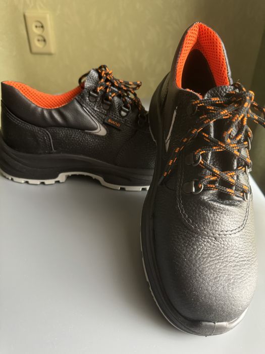 Спецобувь 42 размер новый