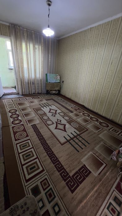 Uy sotiladi srochna!