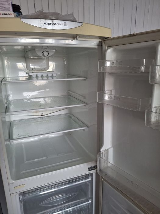 Продам холодильник