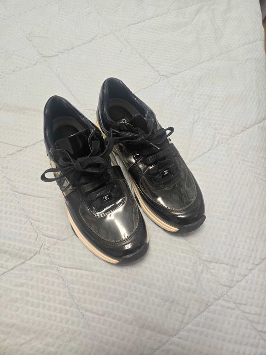 Adidași CC 37.  Piele și silicon